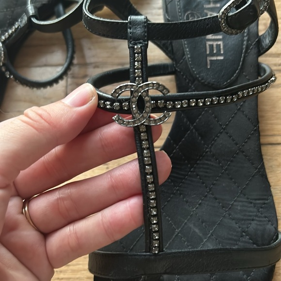 Chanel 2014 Interlocking CC Logo Gladiator Sandals - Picture 3 of 9